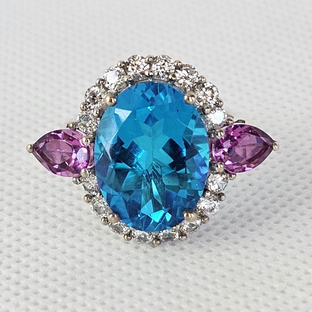 Caribbean Quartz Ring in Platinum over 925. Size 7! NEW